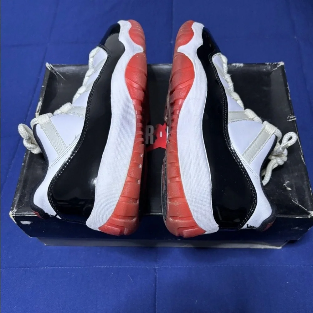 Jordan 11 Retro Low Concord Bred 2020 Size 9
